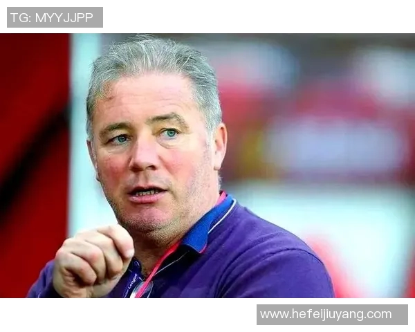 老梁带你走进足球明星的世界揭秘他们的传奇人生与场上风采